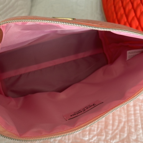 Juicy Couture toiletry bag. NWT - Picture 4 of 9